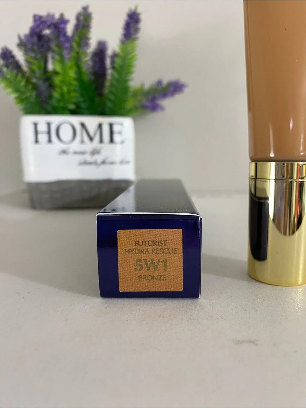 5W1 Bronze~ Estee Lauder Futurist Hydra Rescue Moisturizing Makeup, 35ML